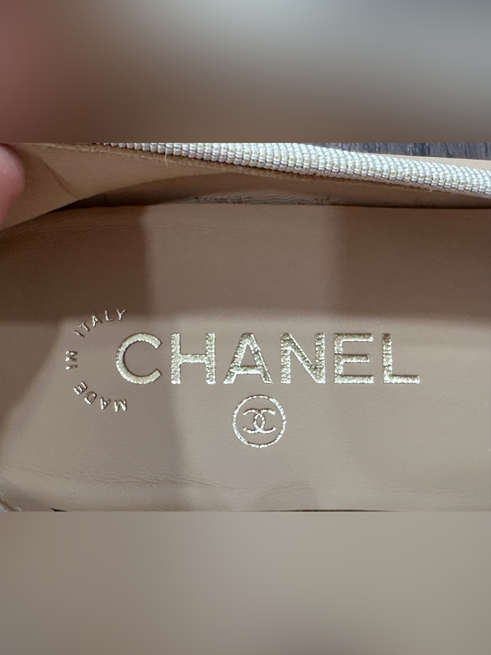 CHANEL CLASSIC CC LOGO BEIGE & BLACK LEATHER BALLET FLATS SHOES Size 37 - Picture 12 of 16